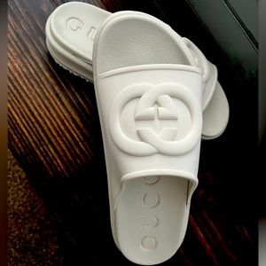 Clog sandals